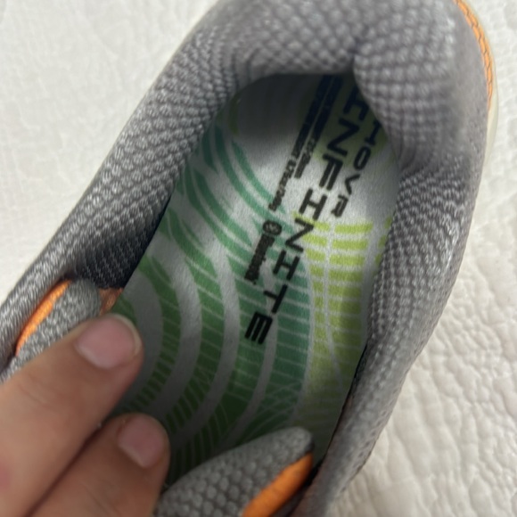 NEW! UNDER ARMOUR HOVR SNEAKERS SZ 8.5 - Picture 6 of 8